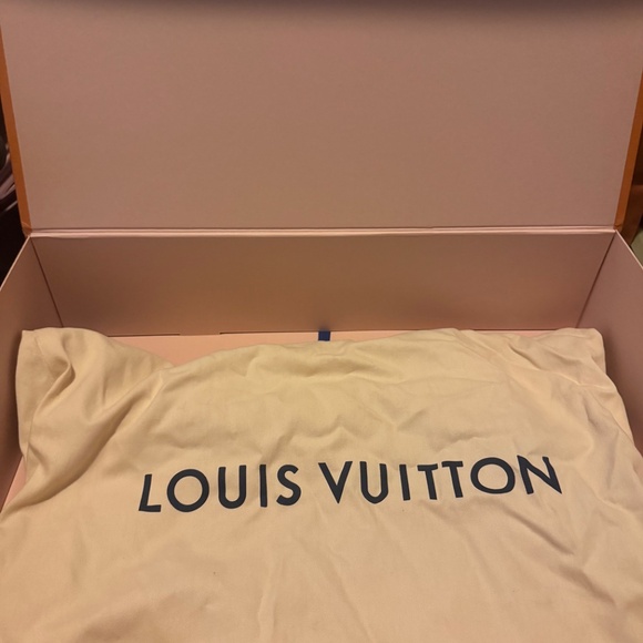 Louis Vuitton for Sale! - Picture 6 of 7
